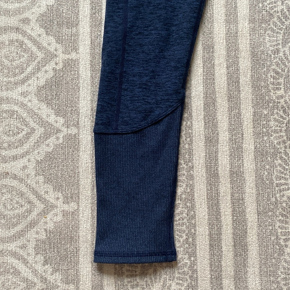 Alo Yoga Alosoft Leggings - Picture 6 of 11